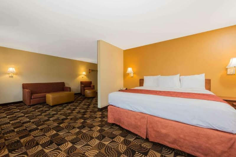 Hotel Super 8 By Wyndham Portsmouth Rosemount Exteriér fotografie